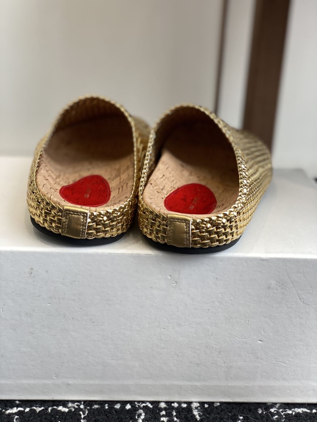 代购级
Therow 25ss 春夏博肯   真软木潮流时尚 系带 休闲 包头拖

人体工程学设计符合脚