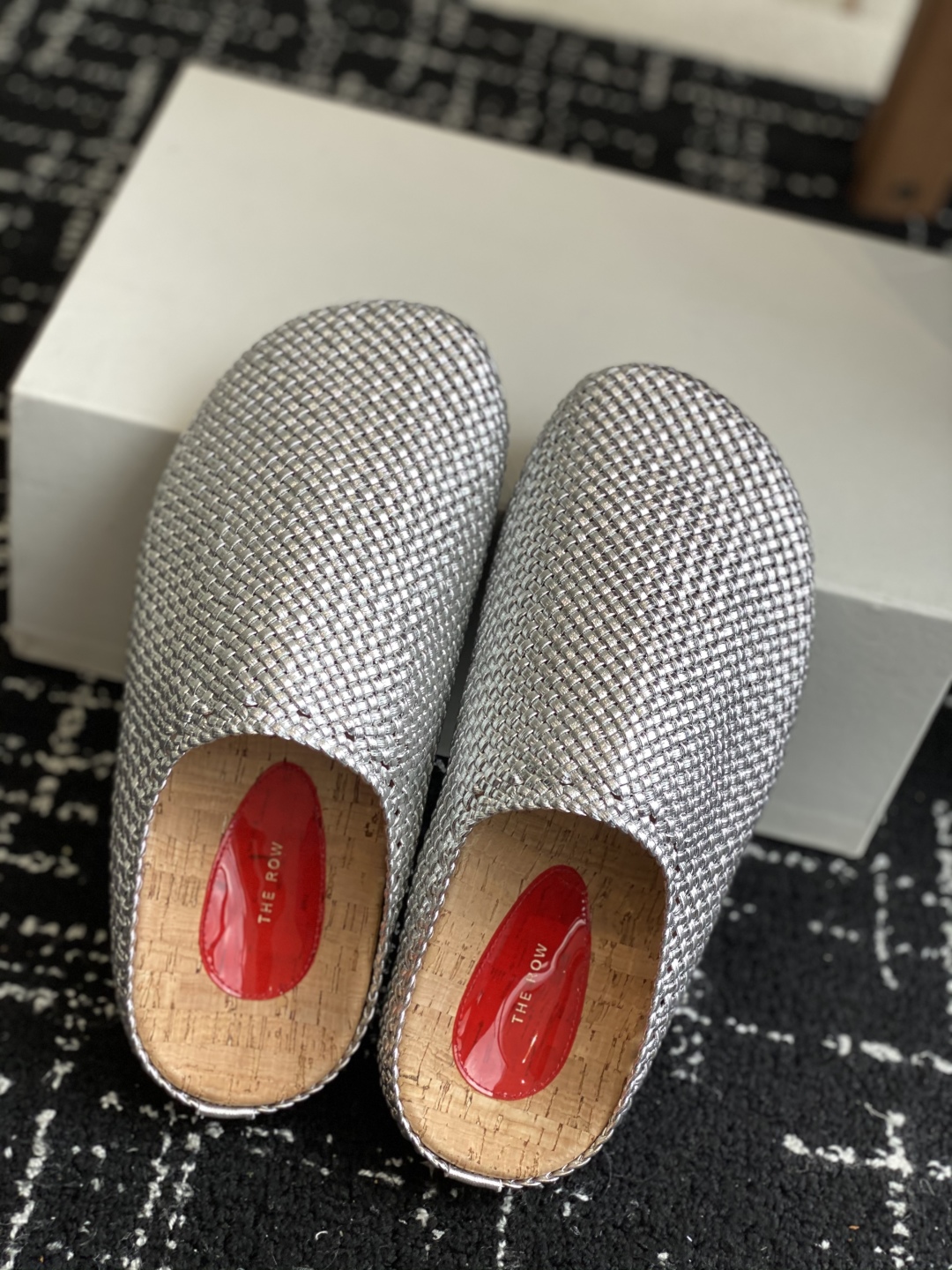 代购级
Therow 25ss 春夏博肯   真软木潮流时尚 系带 休闲 包头拖

人体工程学设计符合脚