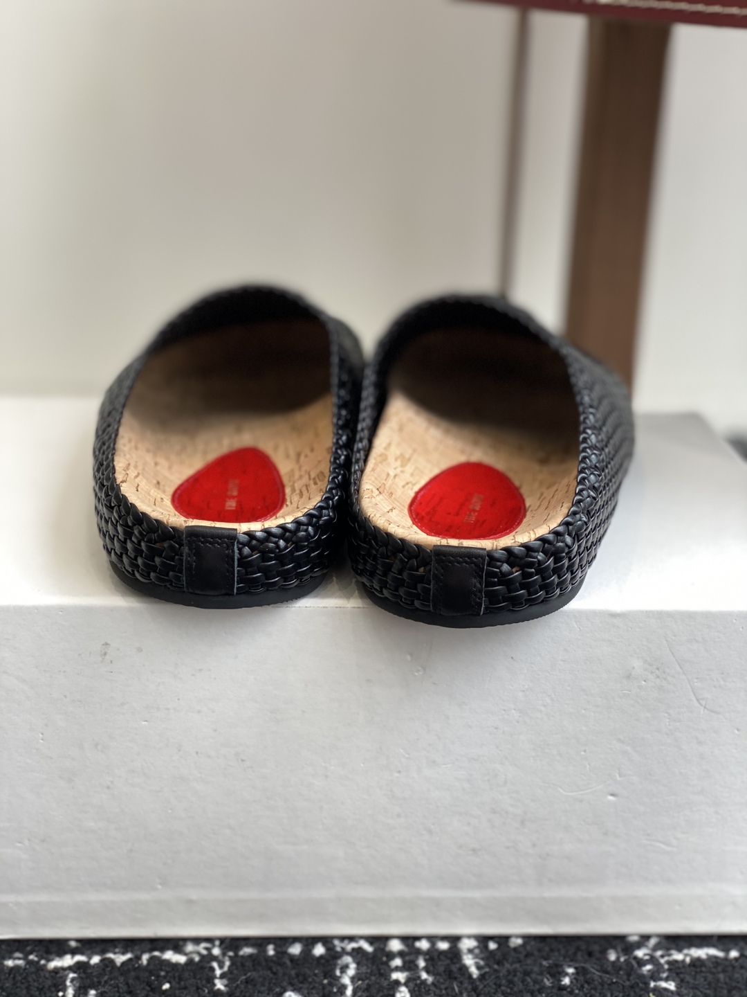 代购级
Therow 25ss 春夏博肯   真软木潮流时尚 系带 休闲 包头拖

人体工程学设计符合脚