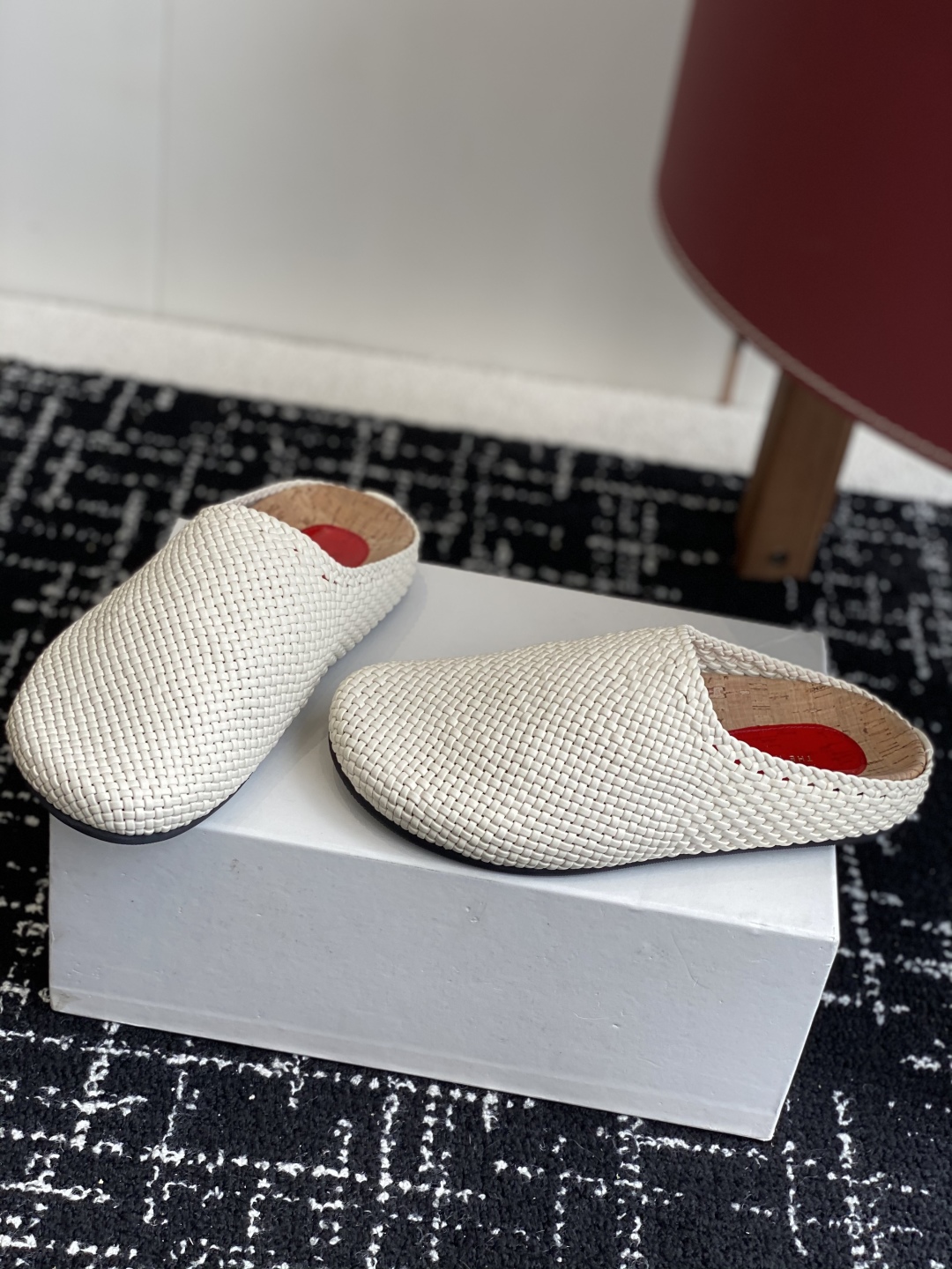 代购级
Therow 25ss 春夏博肯   真软木潮流时尚 系带 休闲 包头拖

人体工程学设计符合脚