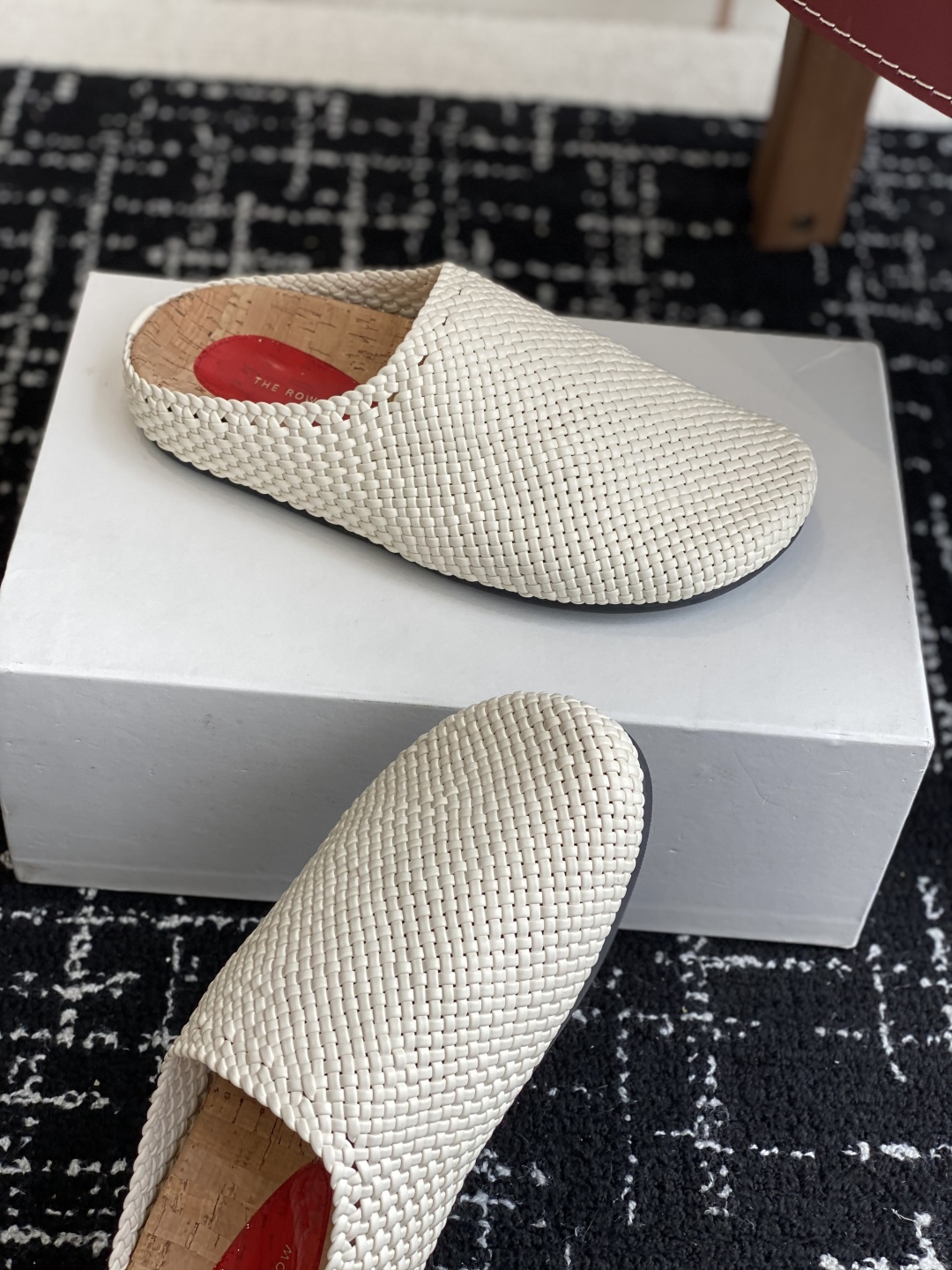 代购级
Therow 25ss 春夏博肯   真软木潮流时尚 系带 休闲 包头拖

人体工程学设计符合脚