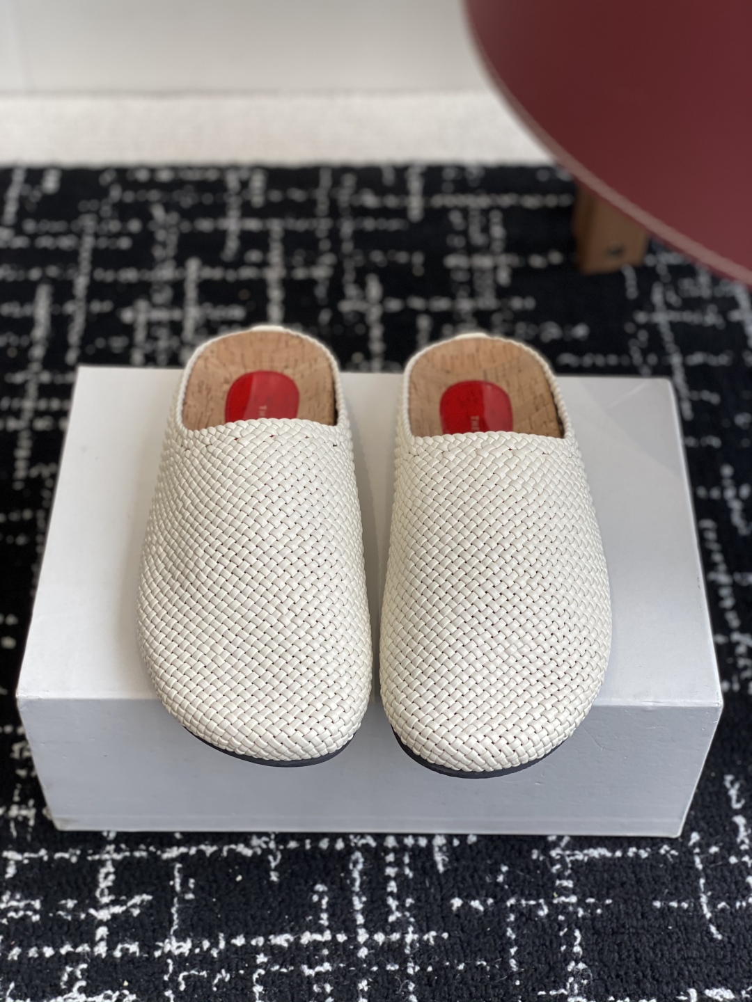 代购级
Therow 25ss 春夏博肯   真软木潮流时尚 系带 休闲 包头拖

人体工程学设计符合脚