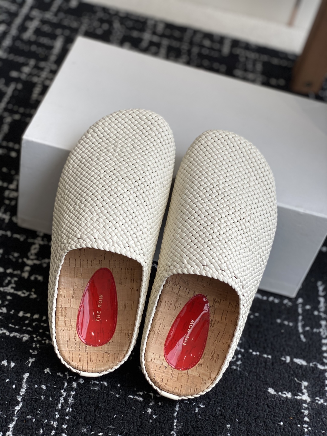 代购级
Therow 25ss 春夏博肯   真软木潮流时尚 系带 休闲 包头拖

人体工程学设计符合脚