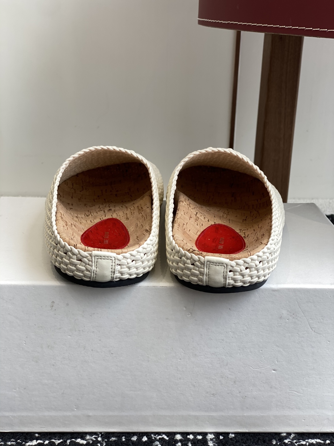 代购级
Therow 25ss 春夏博肯   真软木潮流时尚 系带 休闲 包头拖

人体工程学设计符合脚