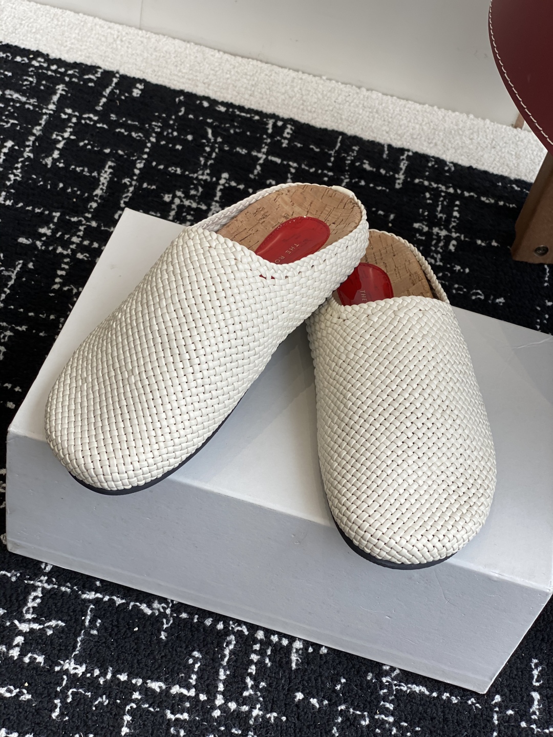 代购级
Therow 25ss 春夏博肯   真软木潮流时尚 系带 休闲 包头拖

人体工程学设计符合脚
