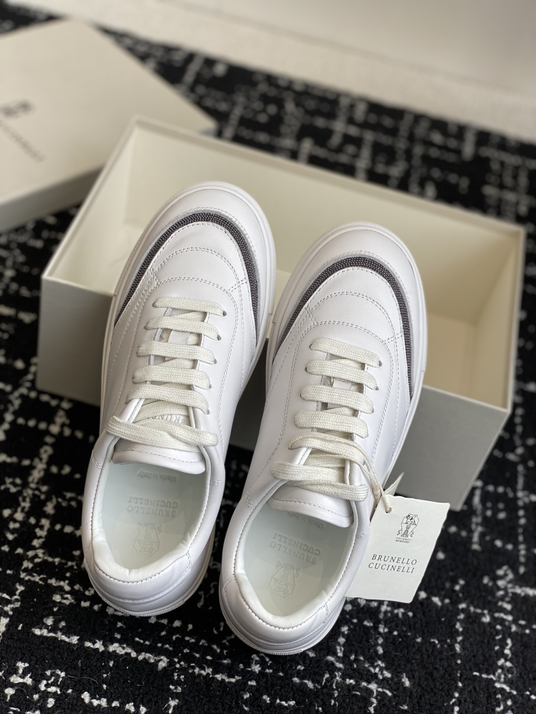 代购级
Brunello Cucinell 25ss 春夏新款 闪石休闲板鞋

brunello cuc