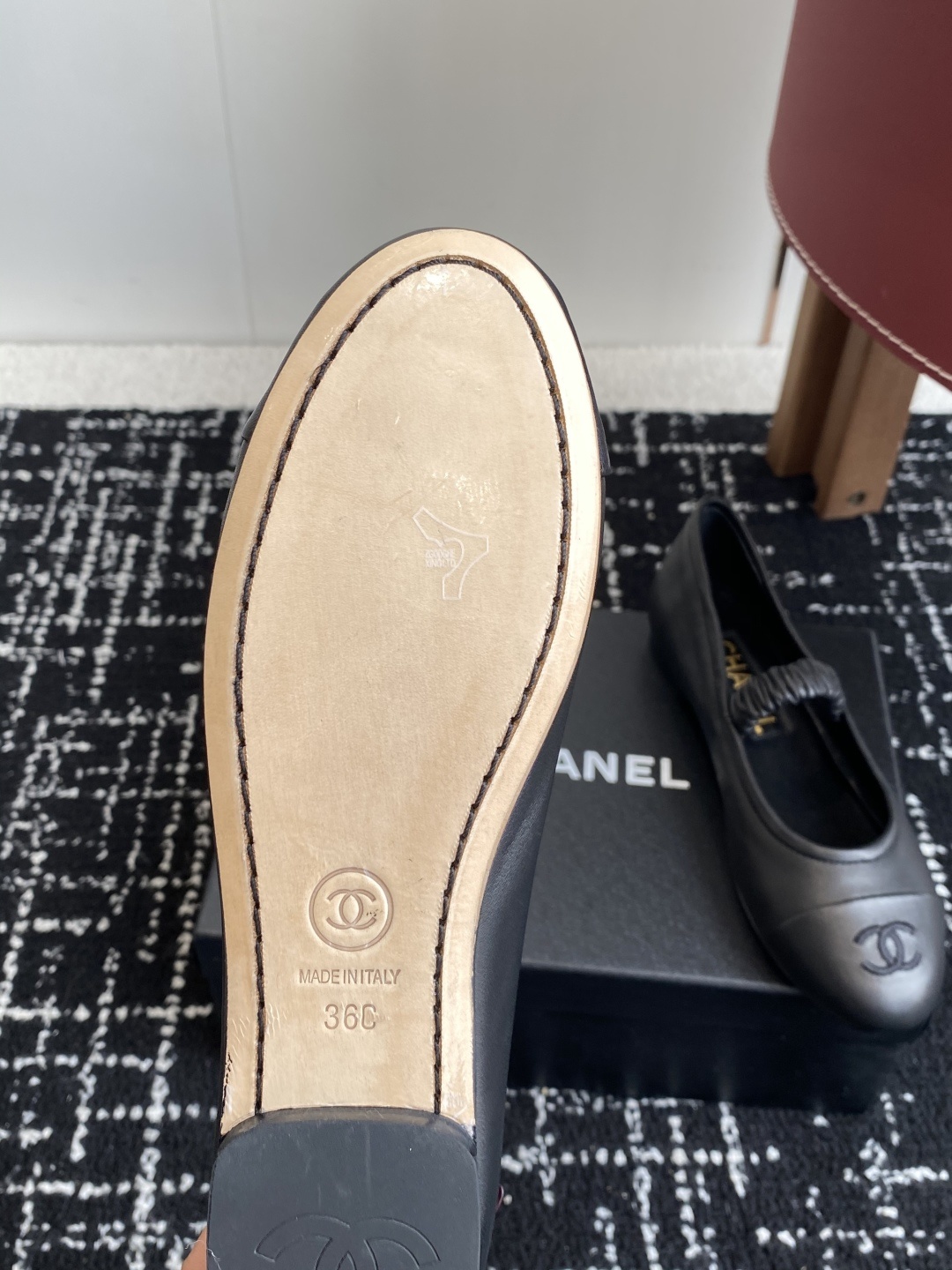 代购级
CHANEL小香 25ss 春夏鞋头电绣双C logo点缀,玛丽珍 粗跟单鞋 宛如女神脖子上的项