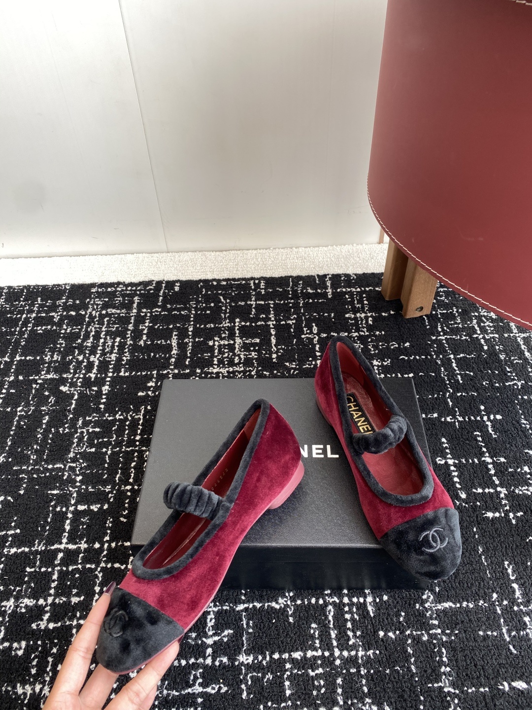 代购级
CHANEL小香 25ss 春夏鞋头电绣双C logo点缀,玛丽珍 粗跟单鞋 宛如女神脖子上的项
