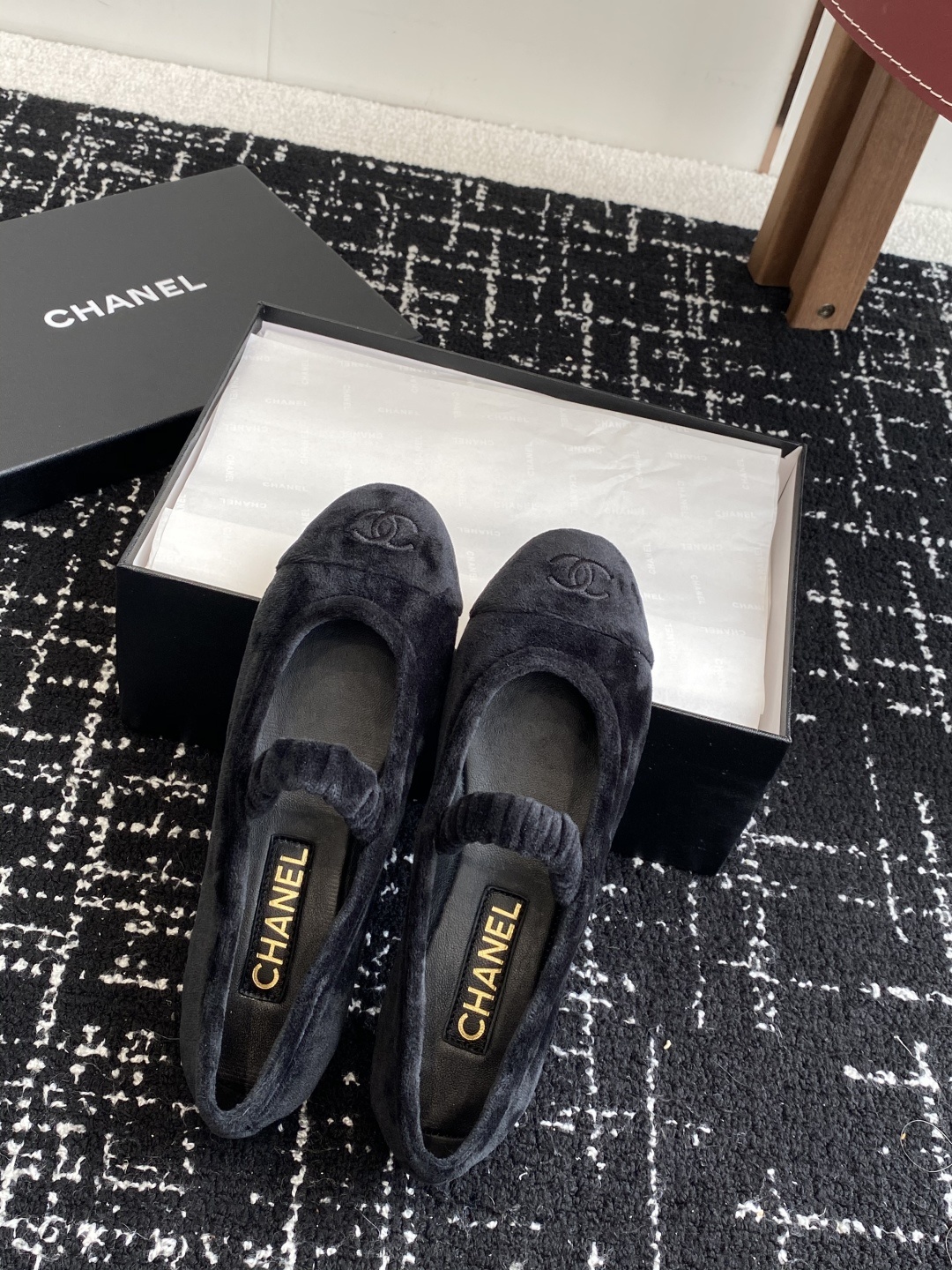 代购级
CHANEL小香 25ss 春夏鞋头电绣双C logo点缀,玛丽珍 粗跟单鞋 宛如女神脖子上的项