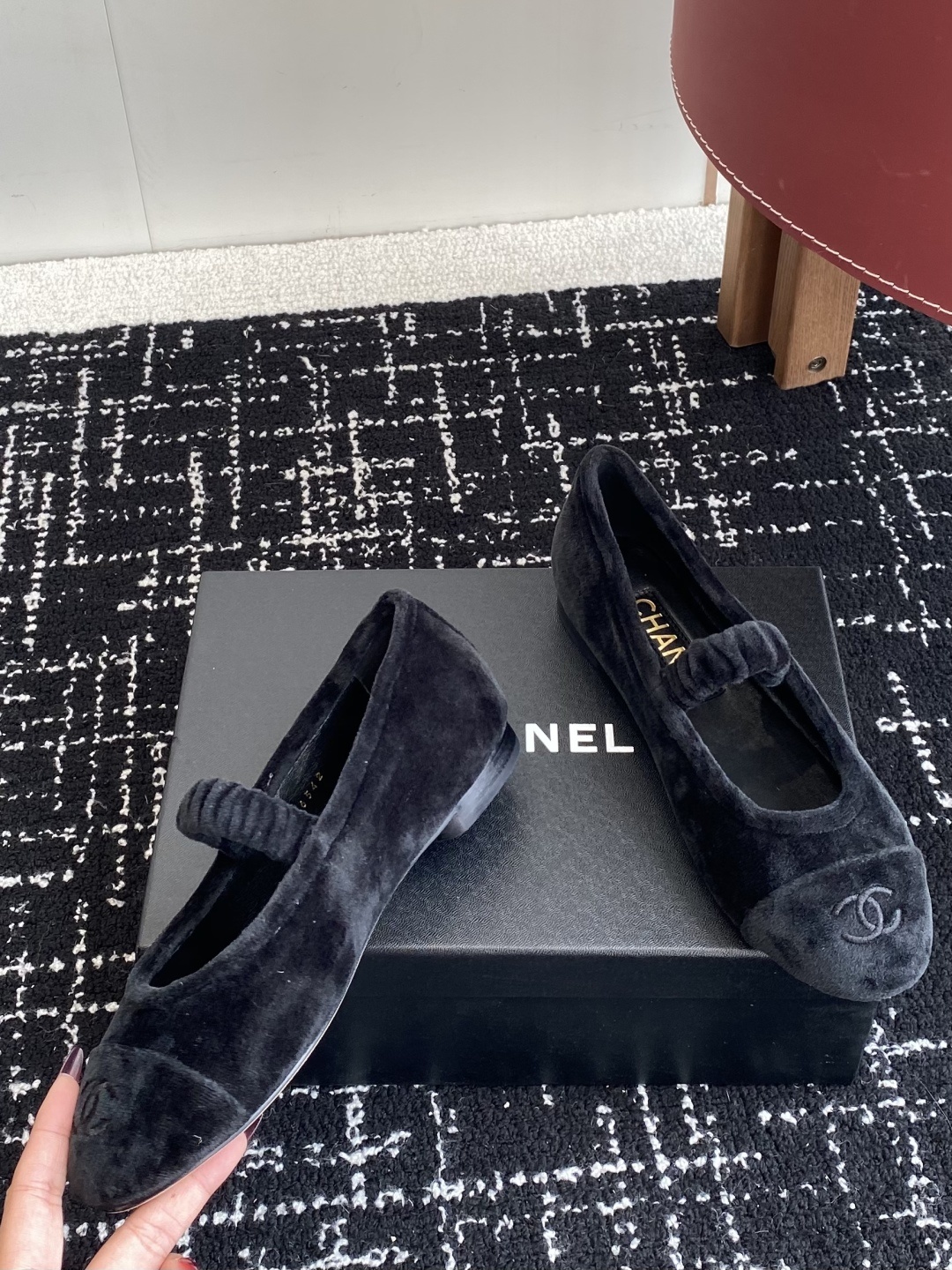代购级
CHANEL小香 25ss 春夏鞋头电绣双C logo点缀,玛丽珍 粗跟单鞋 宛如女神脖子上的项