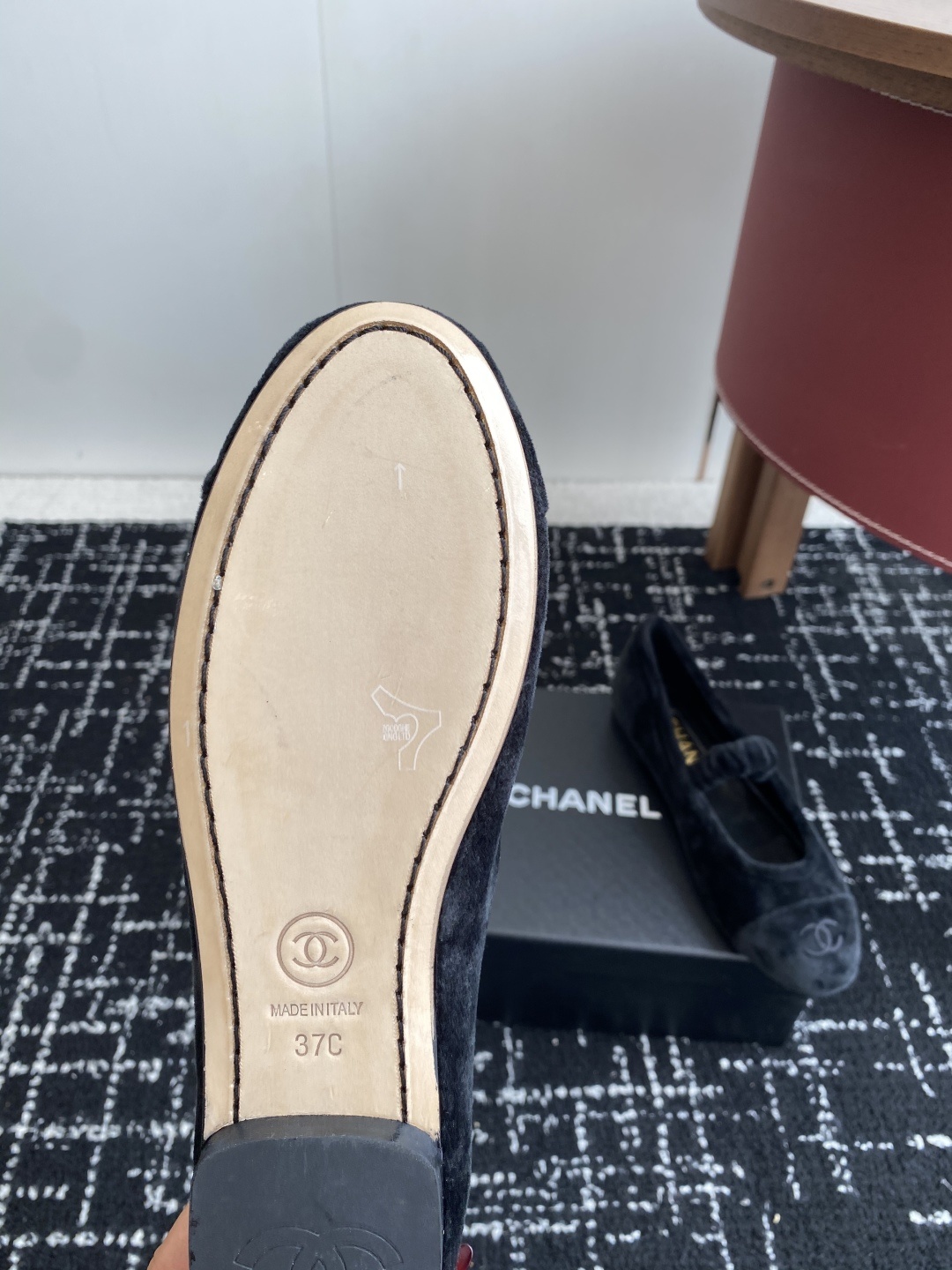 代购级
CHANEL小香 25ss 春夏鞋头电绣双C logo点缀,玛丽珍 粗跟单鞋 宛如女神脖子上的项