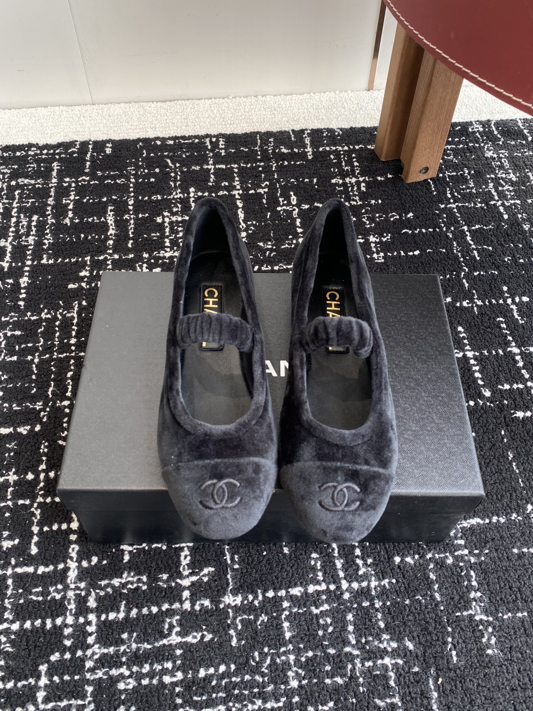 代购级
CHANEL小香 25ss 春夏鞋头电绣双C logo点缀,玛丽珍 粗跟单鞋 宛如女神脖子上的项