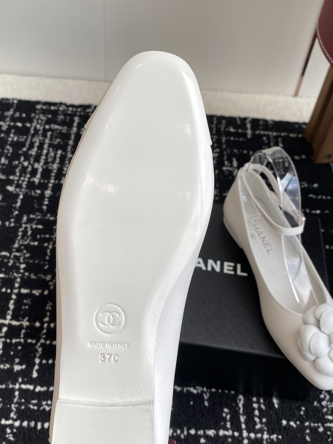 代购级
Chanel 香奈儿 24ss 新款 单鞋玛丽珍鞋 方头
山茶花 平底鞋

鞋面：进口羊皮内里：