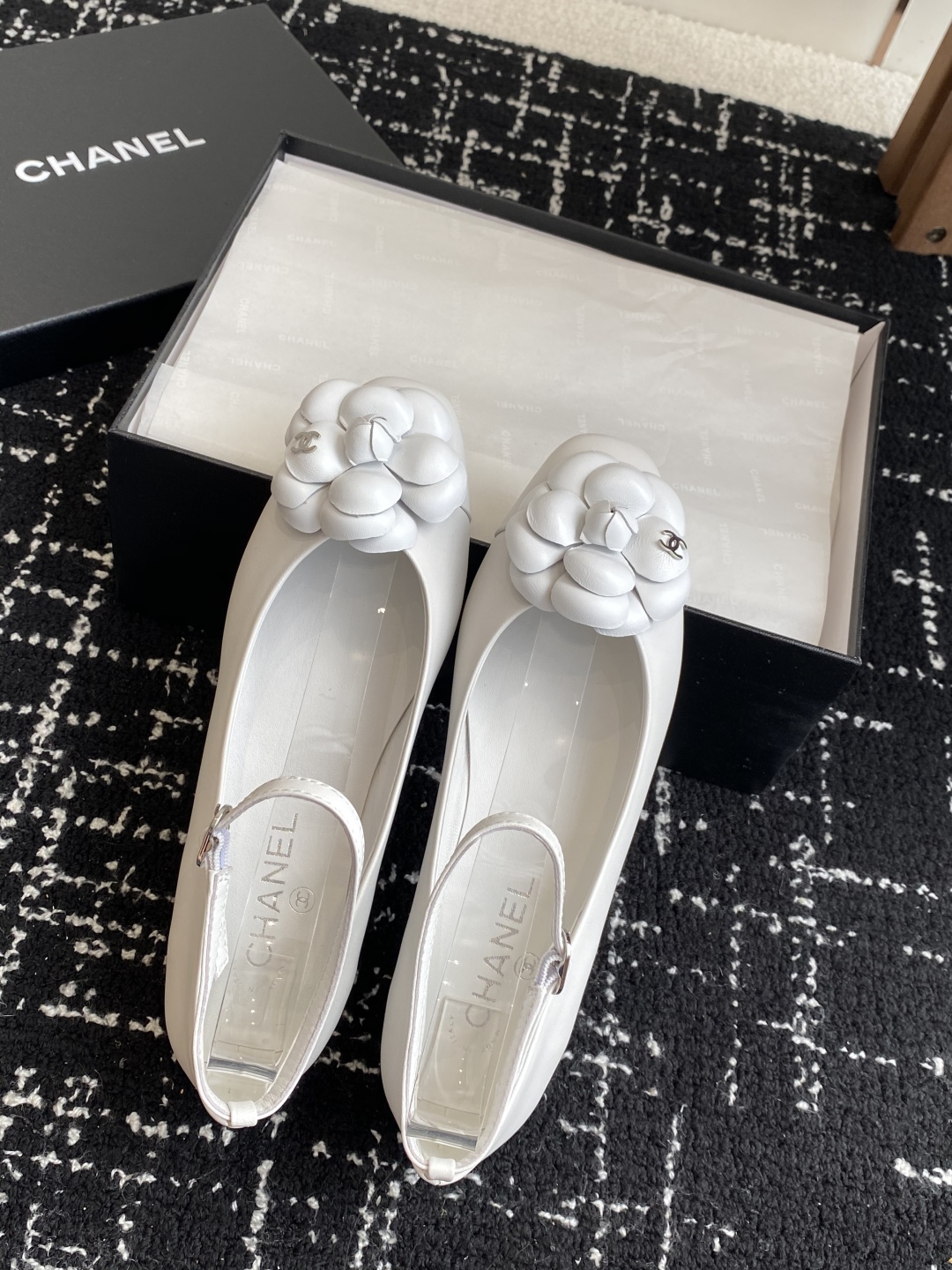代购级
Chanel 香奈儿 24ss 新款 单鞋玛丽珍鞋 方头
山茶花 平底鞋

鞋面：进口羊皮内里：