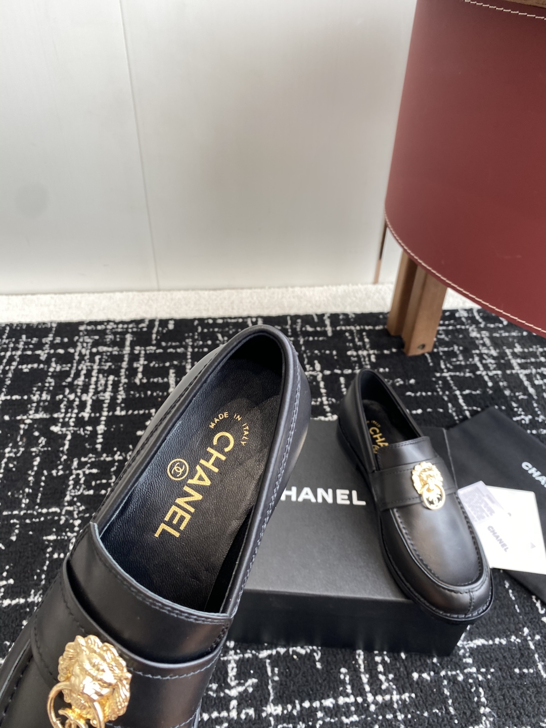 代购级
Chanel 25ss 小香 新款 乐福鞋 春夏香家必备爆款

女神系列，拥有香家特色优雅名媛气