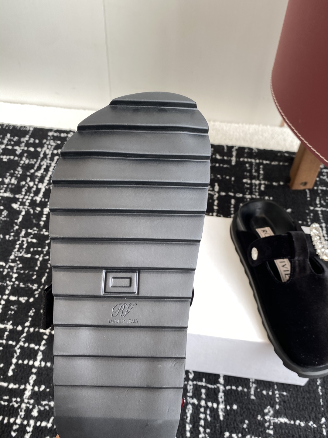 代购级
Roger vivier Rv 25ss春夏博肯 真软木潮流时尚 钻扣 休闲 包头拖

人体工程
