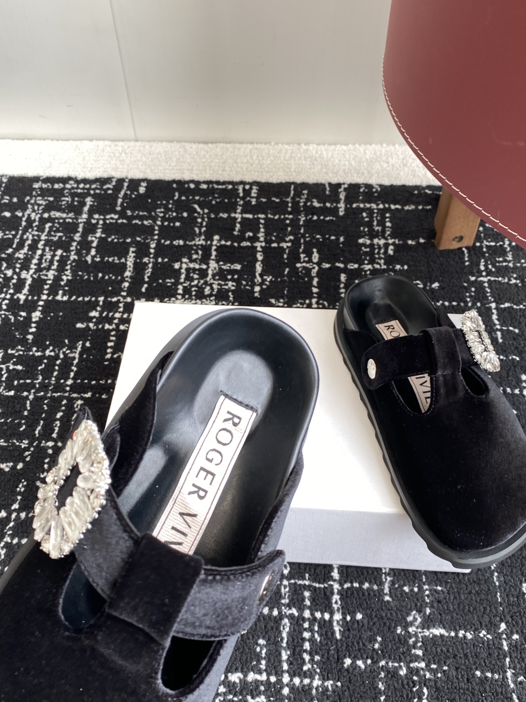代购级
Roger vivier Rv 25ss春夏博肯 真软木潮流时尚 钻扣 休闲 包头拖

人体工程