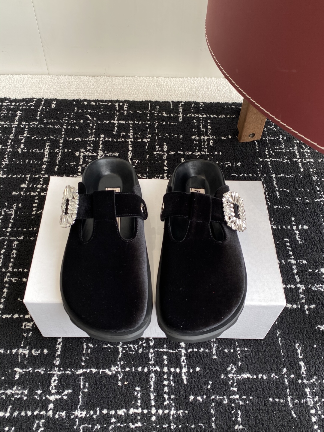 代购级
Roger vivier Rv 25ss春夏博肯 真软木潮流时尚 钻扣 休闲 包头拖

人体工程