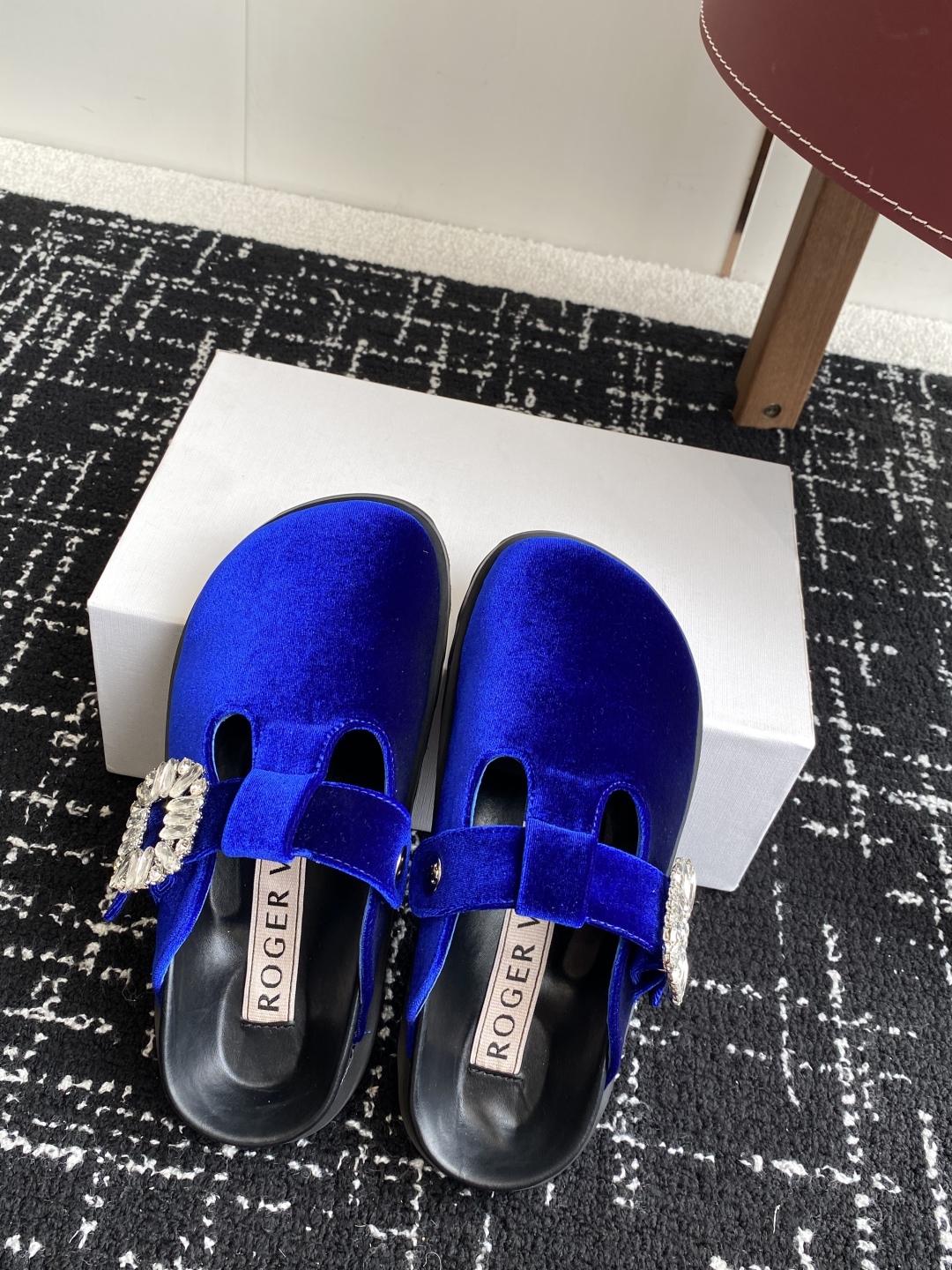 代购级
Roger vivier Rv 25ss春夏博肯 真软木潮流时尚 钻扣 休闲 包头拖

人体工程