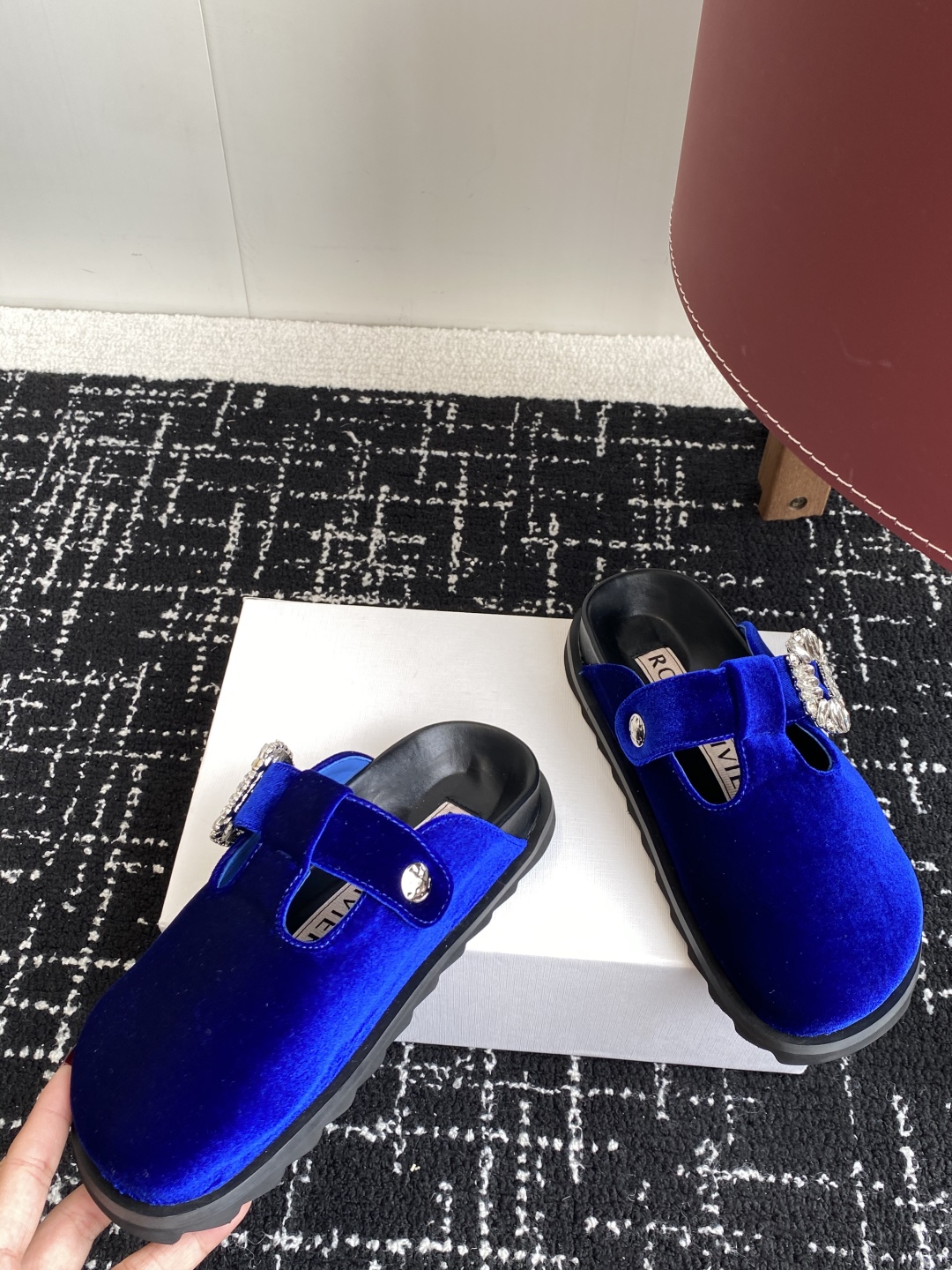 代购级
Roger vivier Rv 25ss春夏博肯 真软木潮流时尚 钻扣 休闲 包头拖

人体工程
