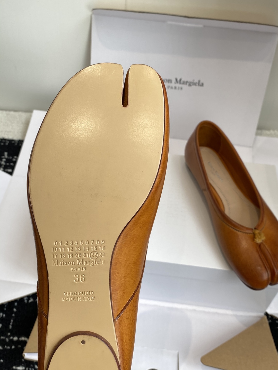 东莞代购级（官网同步✈️盒包装）
Maison Margiela MM6马吉拉 25ss新款 重工马皮水