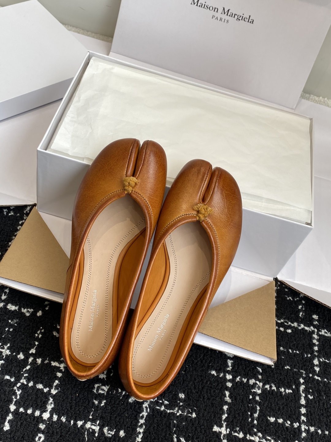 东莞代购级（官网同步✈️盒包装）
Maison Margiela MM6马吉拉 25ss新款 重工马皮水