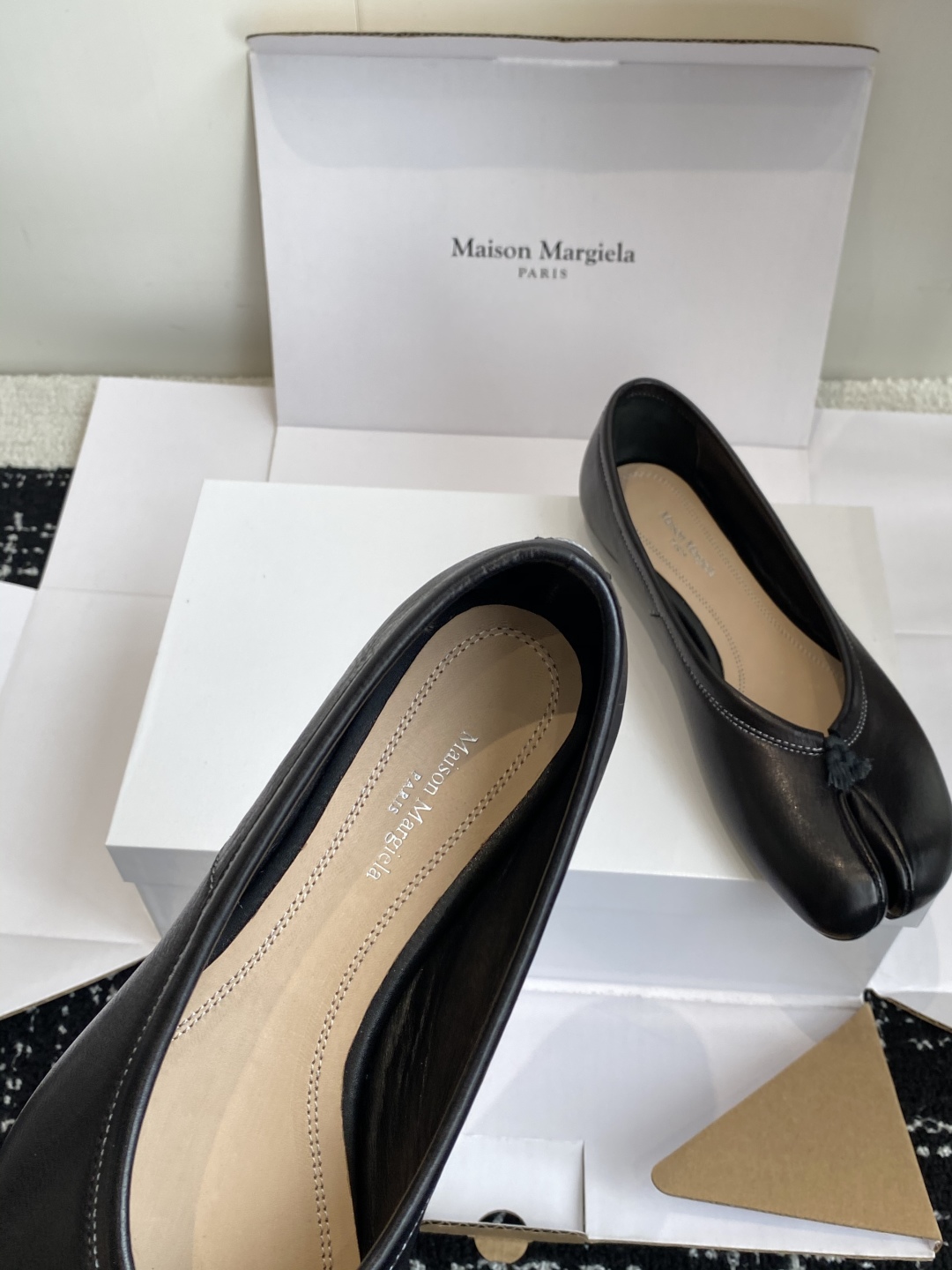 东莞代购级（官网同步✈️盒包装）
Maison Margiela MM6马吉拉 25ss新款 重工马皮水