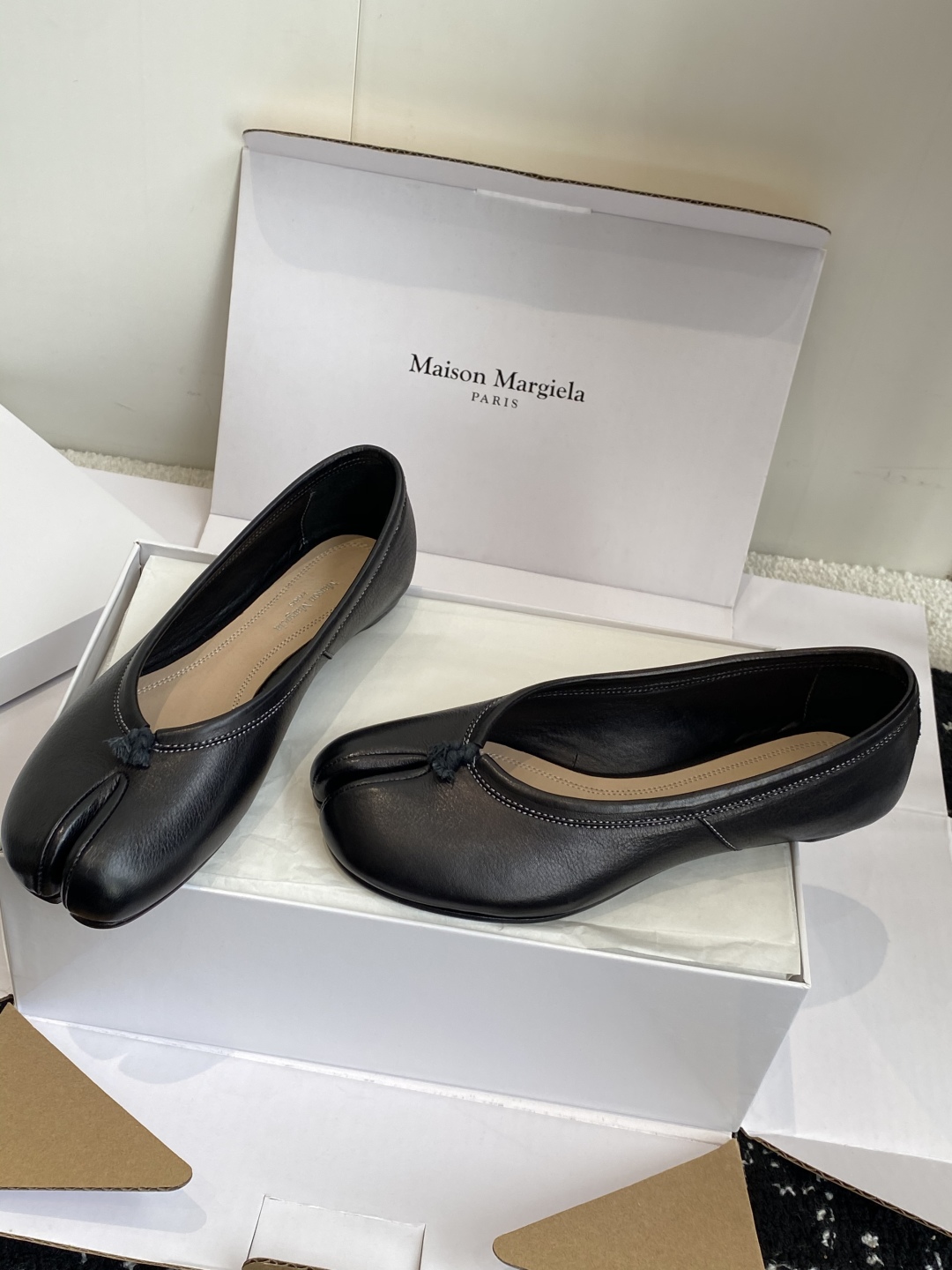 东莞代购级（官网同步✈️盒包装）
Maison Margiela MM6马吉拉 25ss新款 重工马皮水