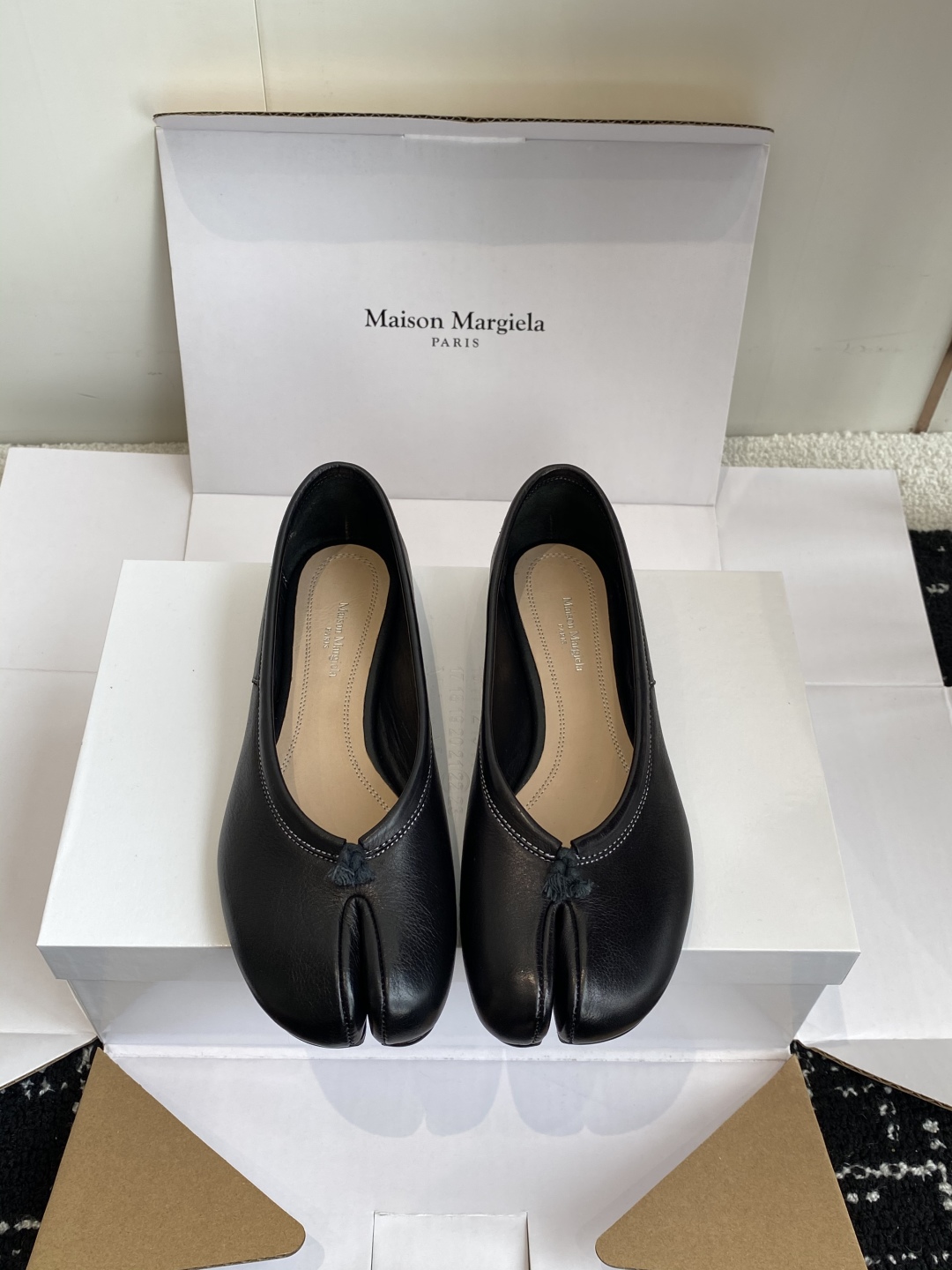 东莞代购级（官网同步✈️盒包装）
Maison Margiela MM6马吉拉 25ss新款 重工马皮水