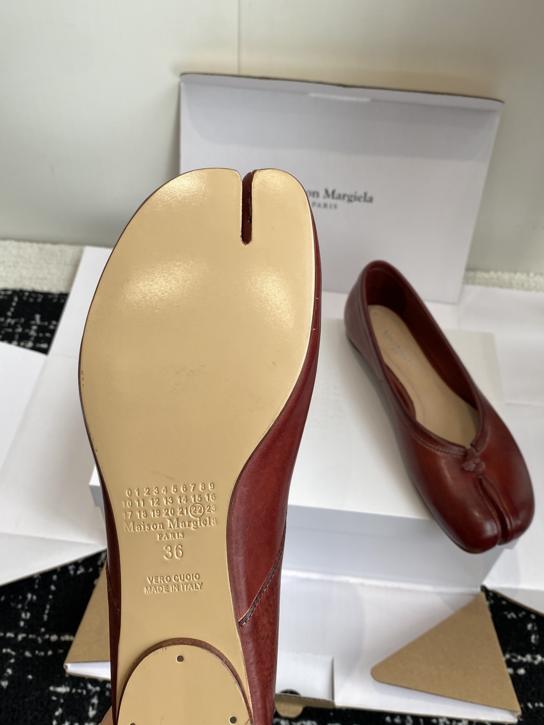 东莞代购级（官网同步✈️盒包装）
Maison Margiela MM6马吉拉 25ss新款 重工马皮水