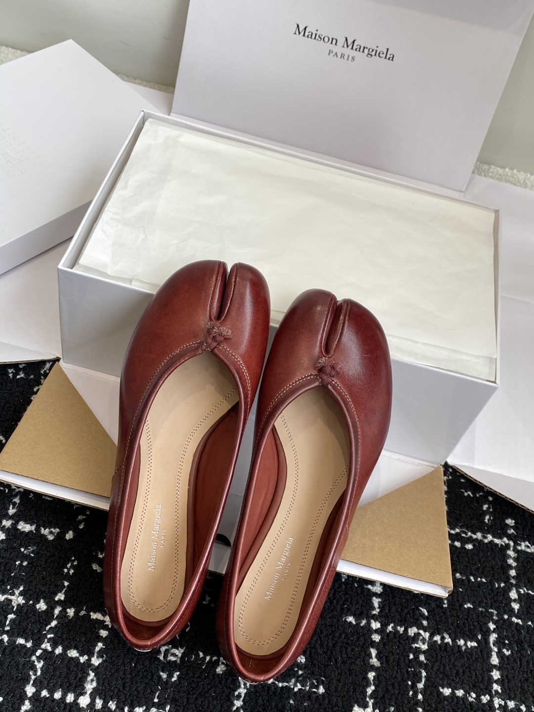 东莞代购级（官网同步✈️盒包装）
Maison Margiela MM6马吉拉 25ss新款 重工马皮水