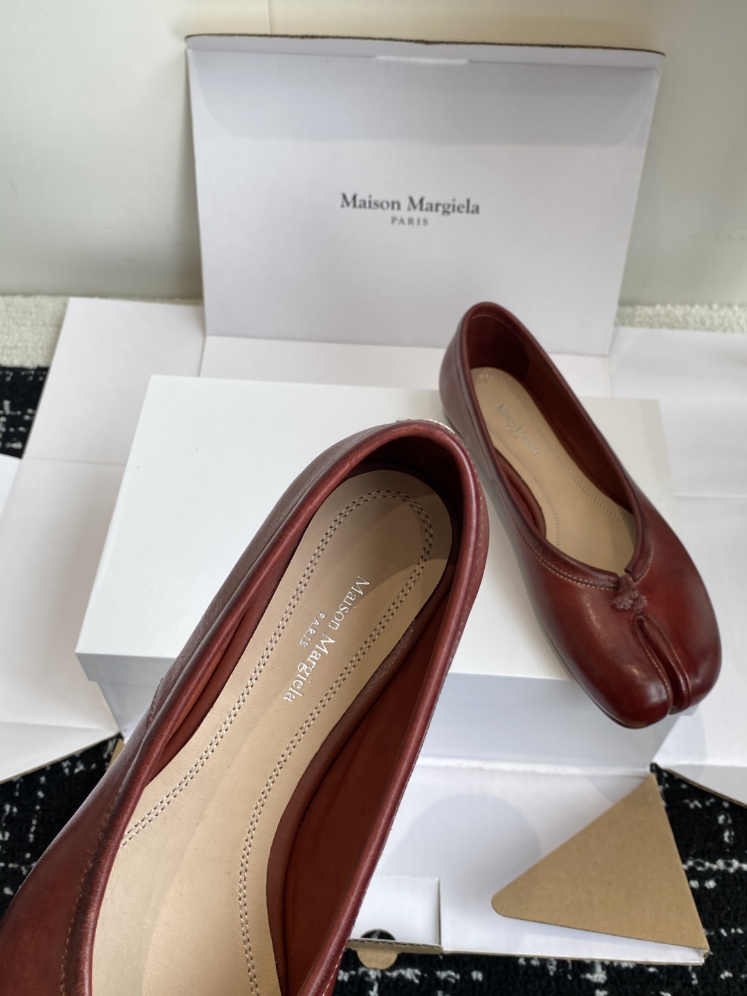 东莞代购级（官网同步✈️盒包装）
Maison Margiela MM6马吉拉 25ss新款 重工马皮水