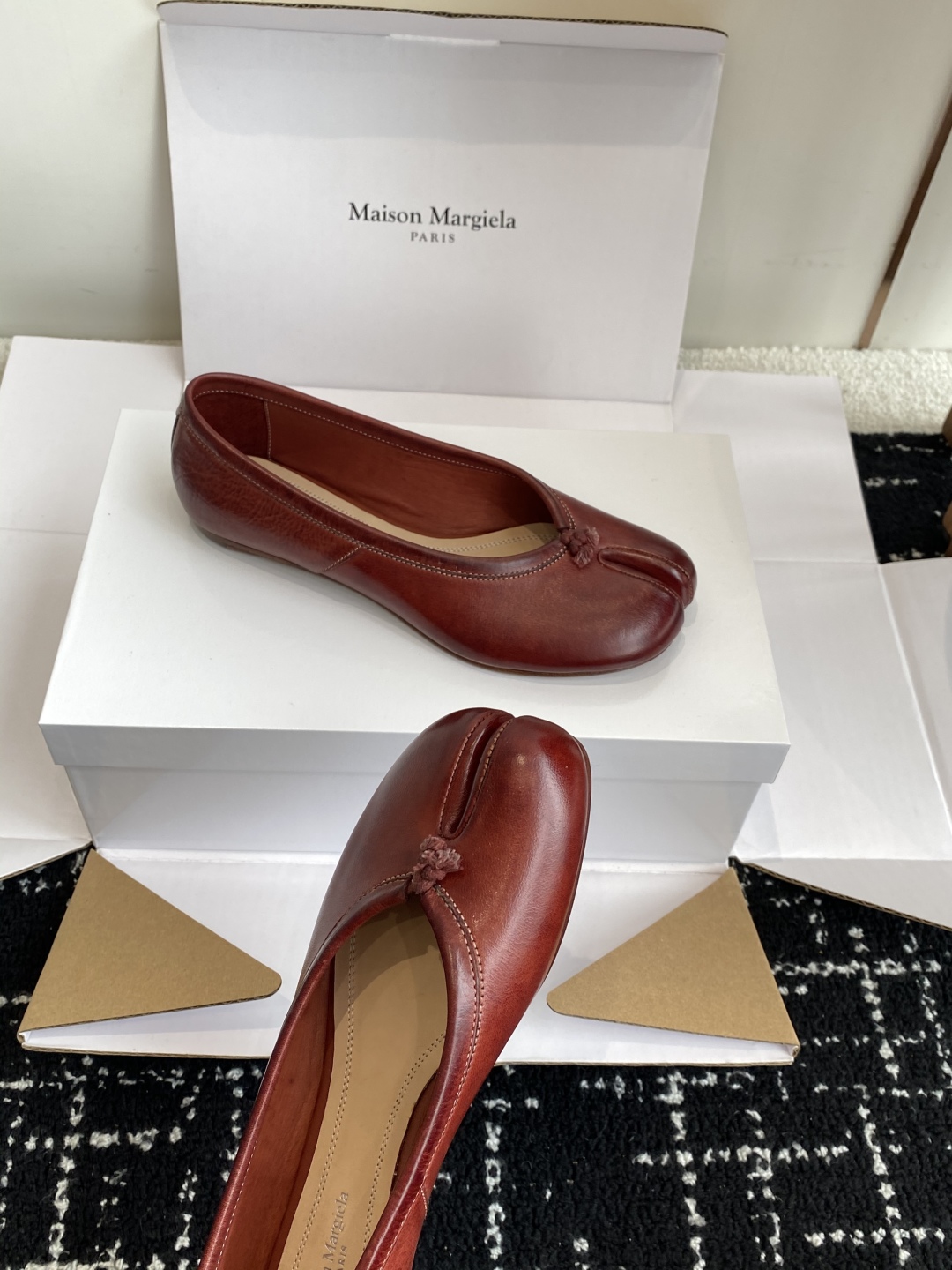 东莞代购级（官网同步✈️盒包装）
Maison Margiela MM6马吉拉 25ss新款 重工马皮水