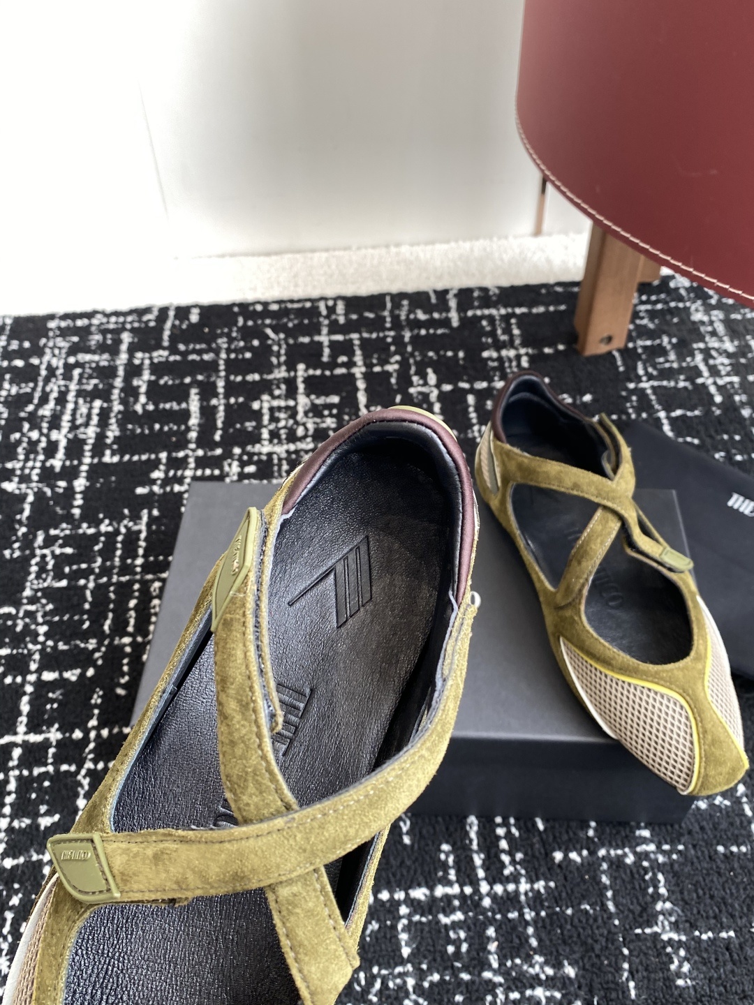 代购级
The Attico Floor 01芭蕾舞鞋
被各大品牌钟爱的芭蕾舞鞋款,以各自独有的风格被