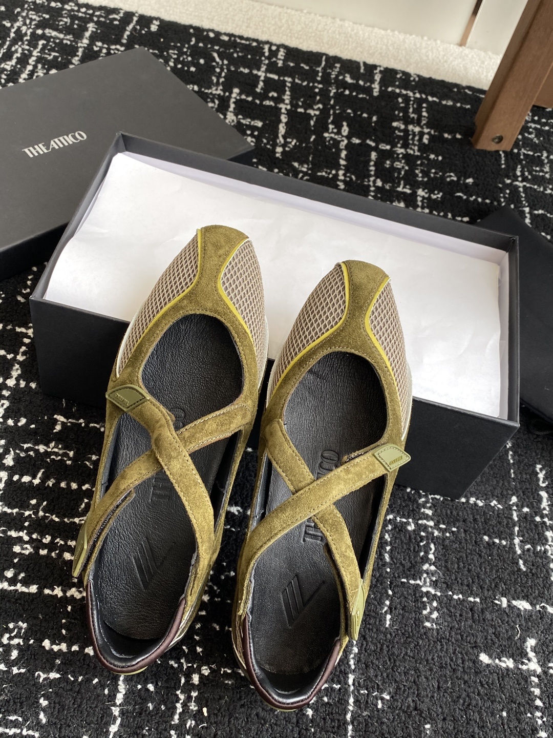 代购级
The Attico Floor 01芭蕾舞鞋
被各大品牌钟爱的芭蕾舞鞋款,以各自独有的风格被