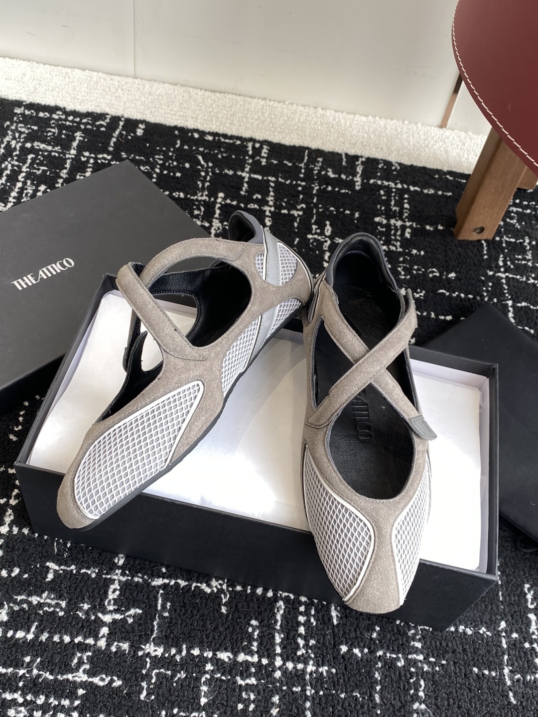 代购级
The Attico Floor 01芭蕾舞鞋
被各大品牌钟爱的芭蕾舞鞋款,以各自独有的风格被