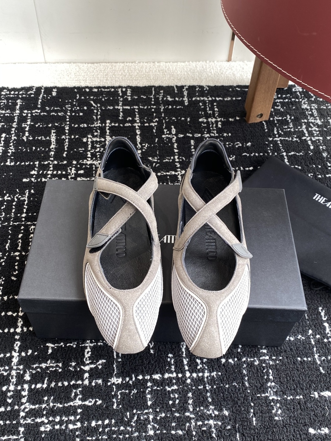 代购级
The Attico Floor 01芭蕾舞鞋
被各大品牌钟爱的芭蕾舞鞋款,以各自独有的风格被