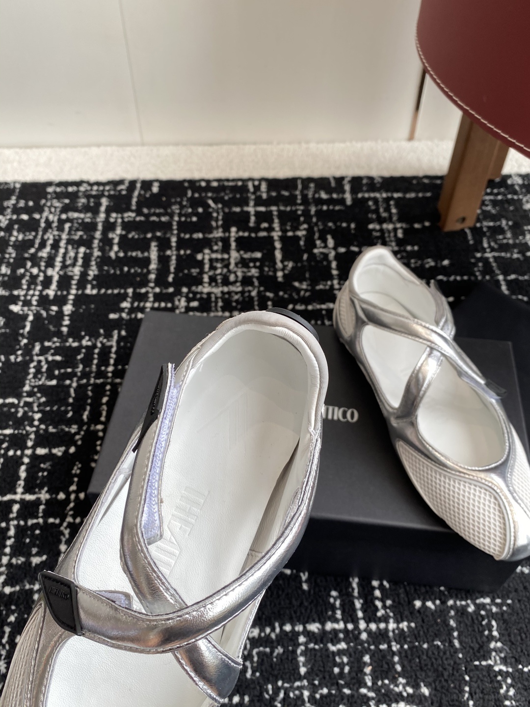 代购级
The Attico Floor 01芭蕾舞鞋
被各大品牌钟爱的芭蕾舞鞋款,以各自独有的风格被