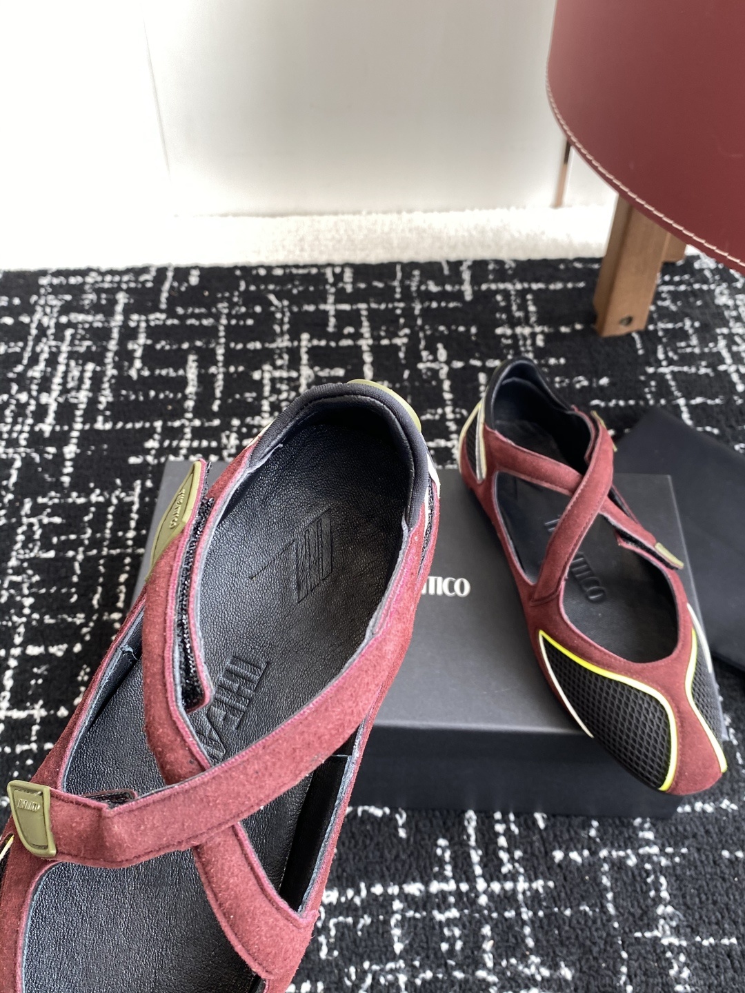 代购级
The Attico Floor 01芭蕾舞鞋
被各大品牌钟爱的芭蕾舞鞋款,以各自独有的风格被