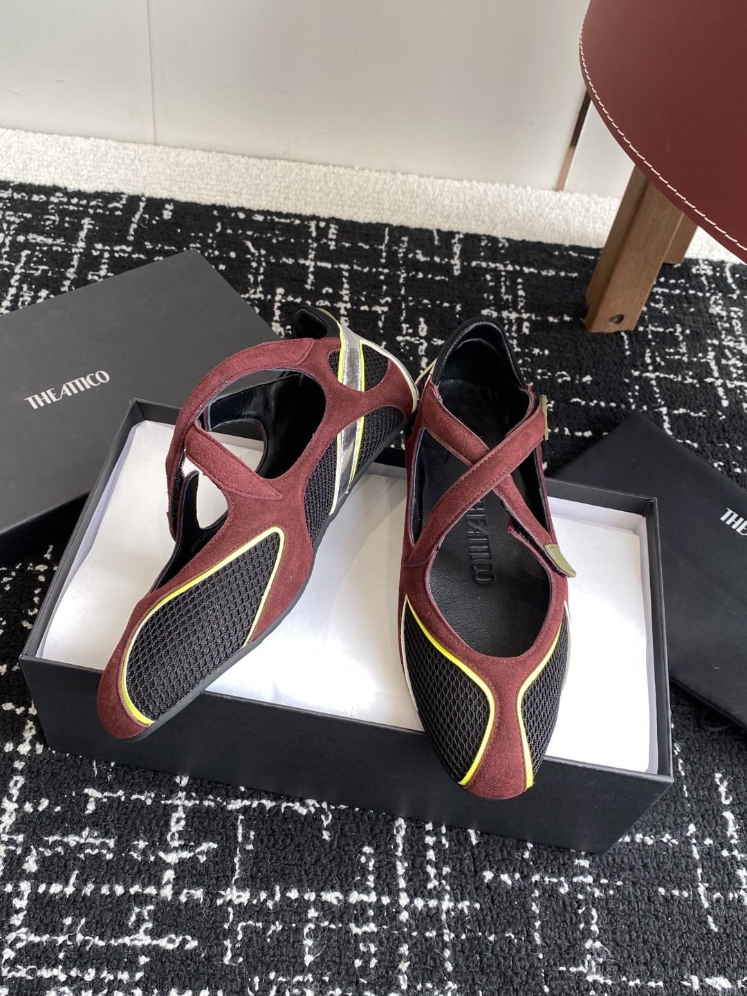 代购级
The Attico Floor 01芭蕾舞鞋
被各大品牌钟爱的芭蕾舞鞋款,以各自独有的风格被