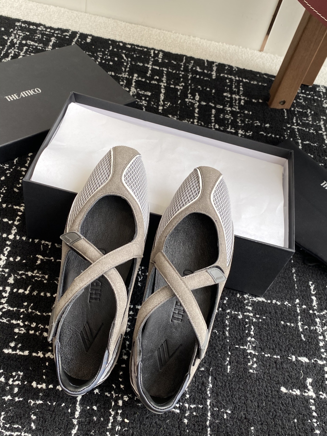 代购级
The Attico Floor 01芭蕾舞鞋
被各大品牌钟爱的芭蕾舞鞋款,以各自独有的风格被