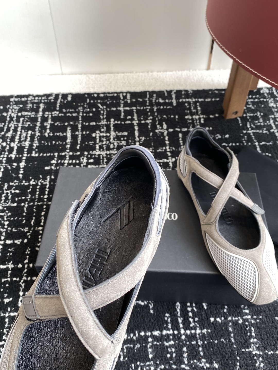 代购级
The Attico Floor 01芭蕾舞鞋
被各大品牌钟爱的芭蕾舞鞋款,以各自独有的风格被