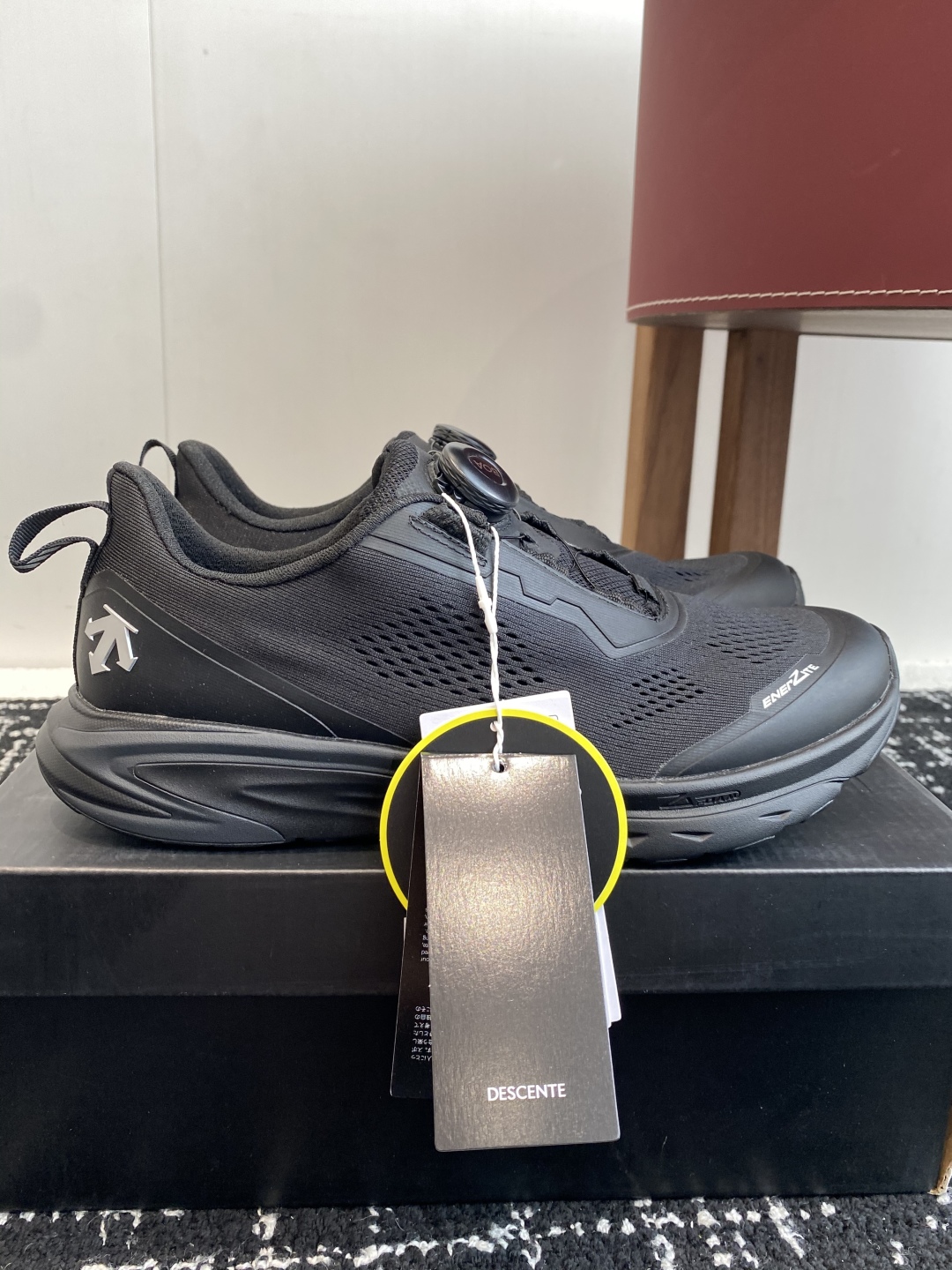 东莞代购级
迪桑特Descente BOA Running 户外运动跑鞋 广东大厂出品 超高还原度 独立