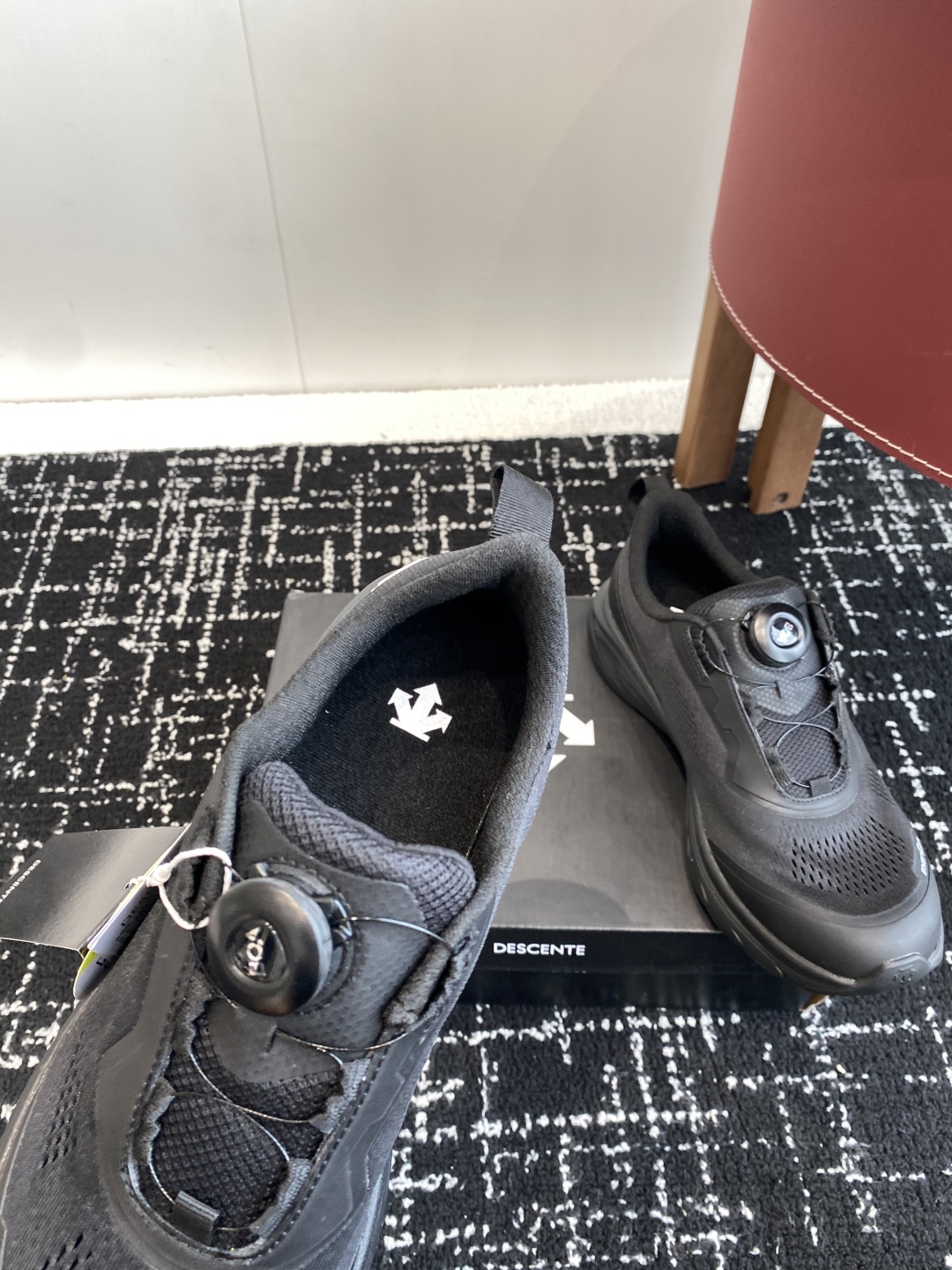 东莞代购级
迪桑特Descente BOA Running 户外运动跑鞋 广东大厂出品 超高还原度 独立