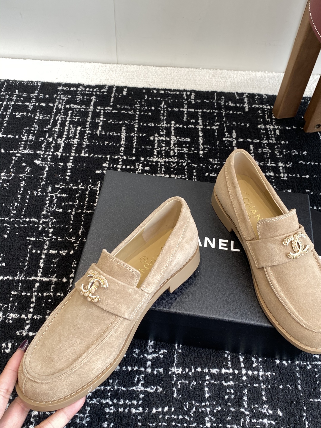 代购级
Chanel 25ss 小香 新款 小香钻扣  乐福鞋鞋 春夏香家必备爆款

女神系列，拥有香家