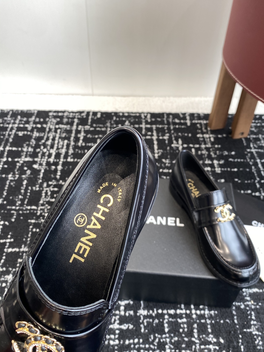 代购级
Chanel 25ss 小香 新款 小香钻扣  乐福鞋鞋 春夏香家必备爆款

女神系列，拥有香家