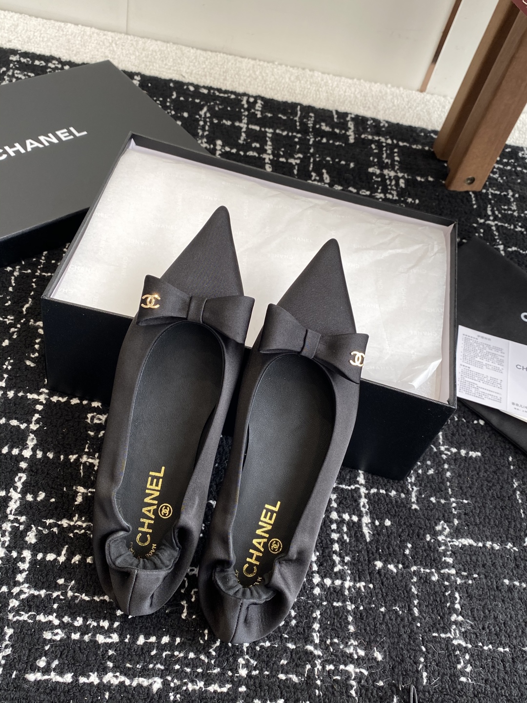 代购级
小香CHANEL25ss 早春新品太香了 蝴蝶结 尖头单鞋

这双我称之为“氛围感之神”，O柔颯