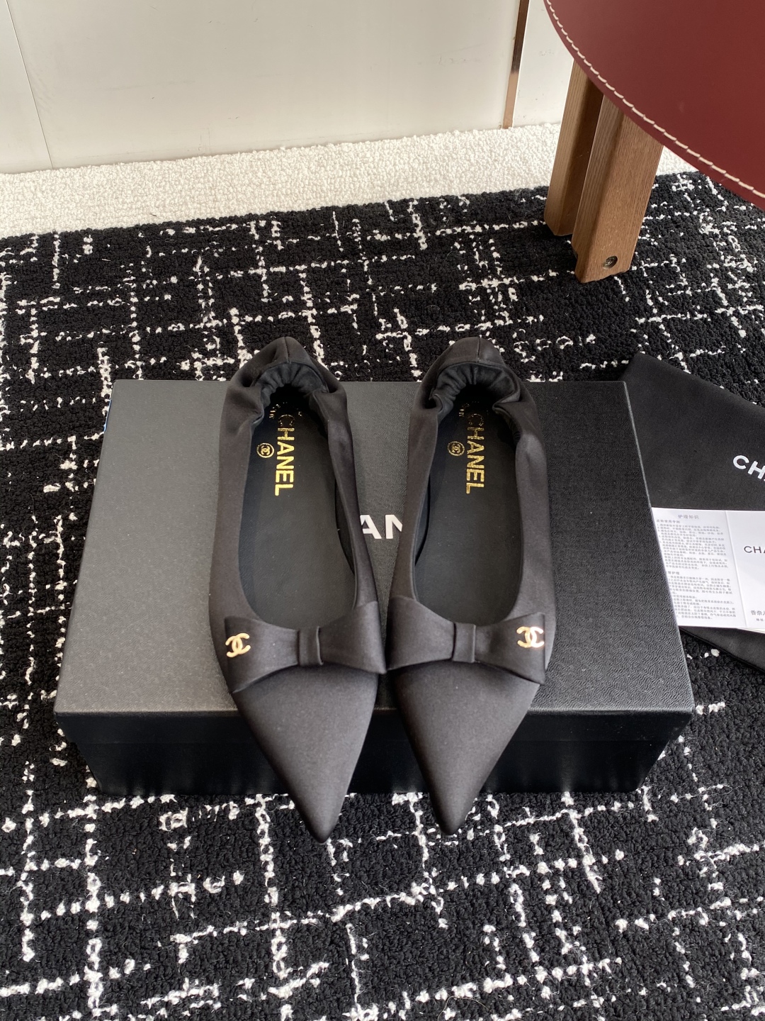 代购级
小香CHANEL25ss 早春新品太香了 蝴蝶结 尖头单鞋

这双我称之为“氛围感之神”，O柔颯