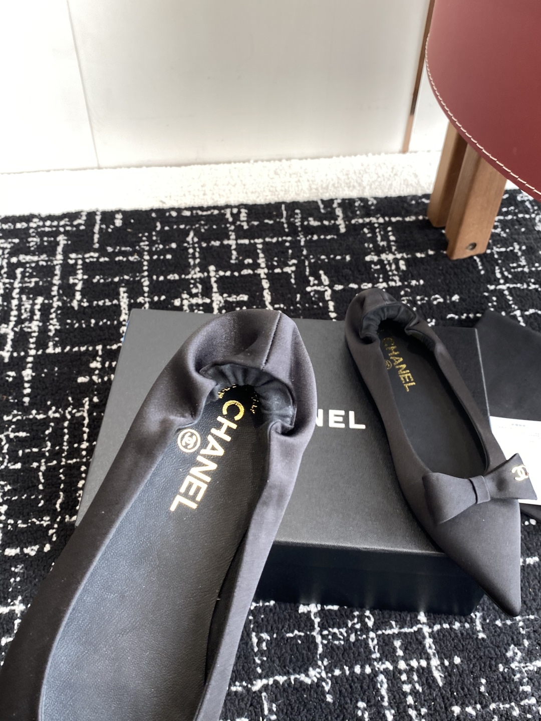 代购级
小香CHANEL25ss 早春新品太香了 蝴蝶结 尖头单鞋

这双我称之为“氛围感之神”，O柔颯
