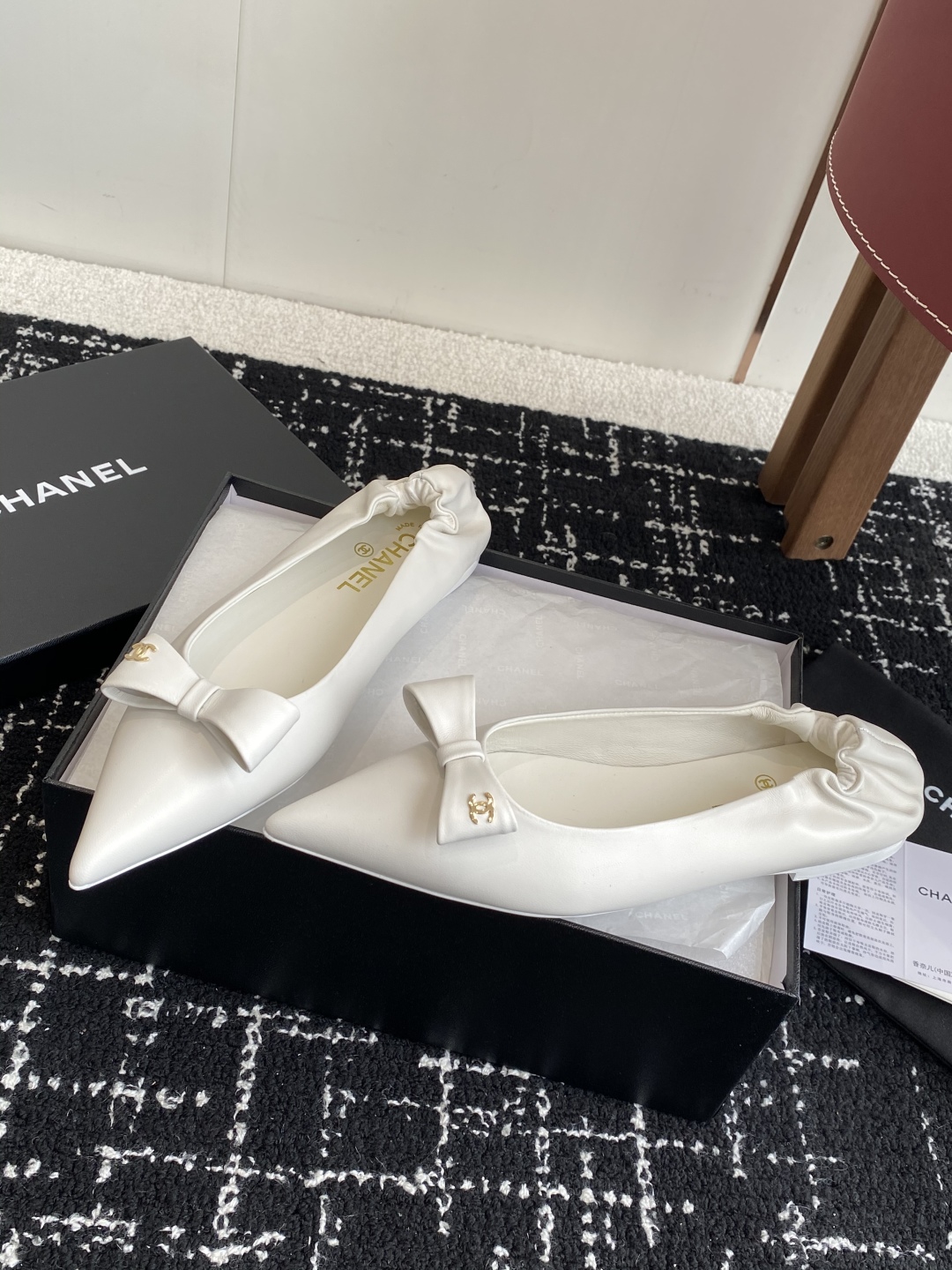 代购级
小香CHANEL25ss 早春新品太香了 蝴蝶结 尖头单鞋

这双我称之为“氛围感之神”，O柔颯